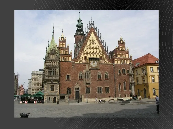Ratusze gotyckie w Polsce - Slide 16